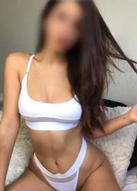 Çarpıcı ve Sofistike Mersin Swinger Escort