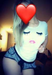 Mersin Masaj ve Mutlu Son: Genç Güzellerin Tahrik Edici Dans Gösterisi